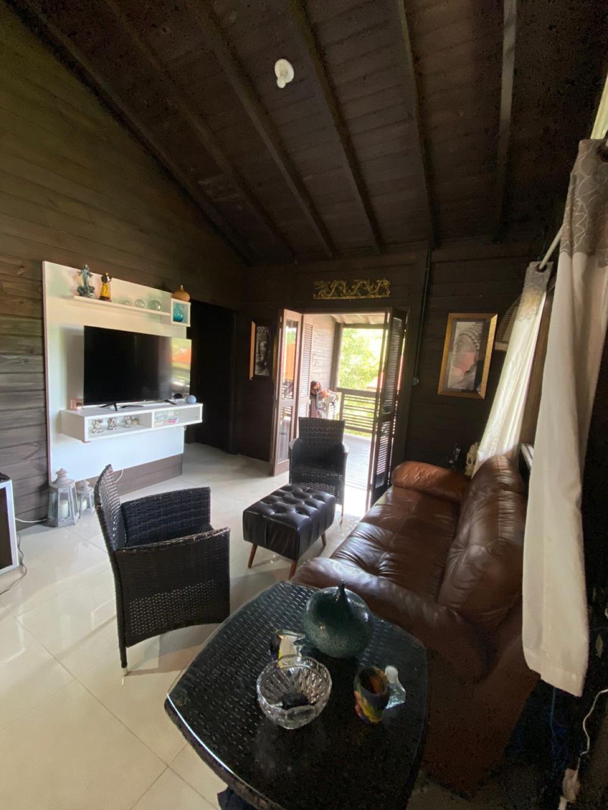Chalé de madeira, uma das casas Nubem Locações