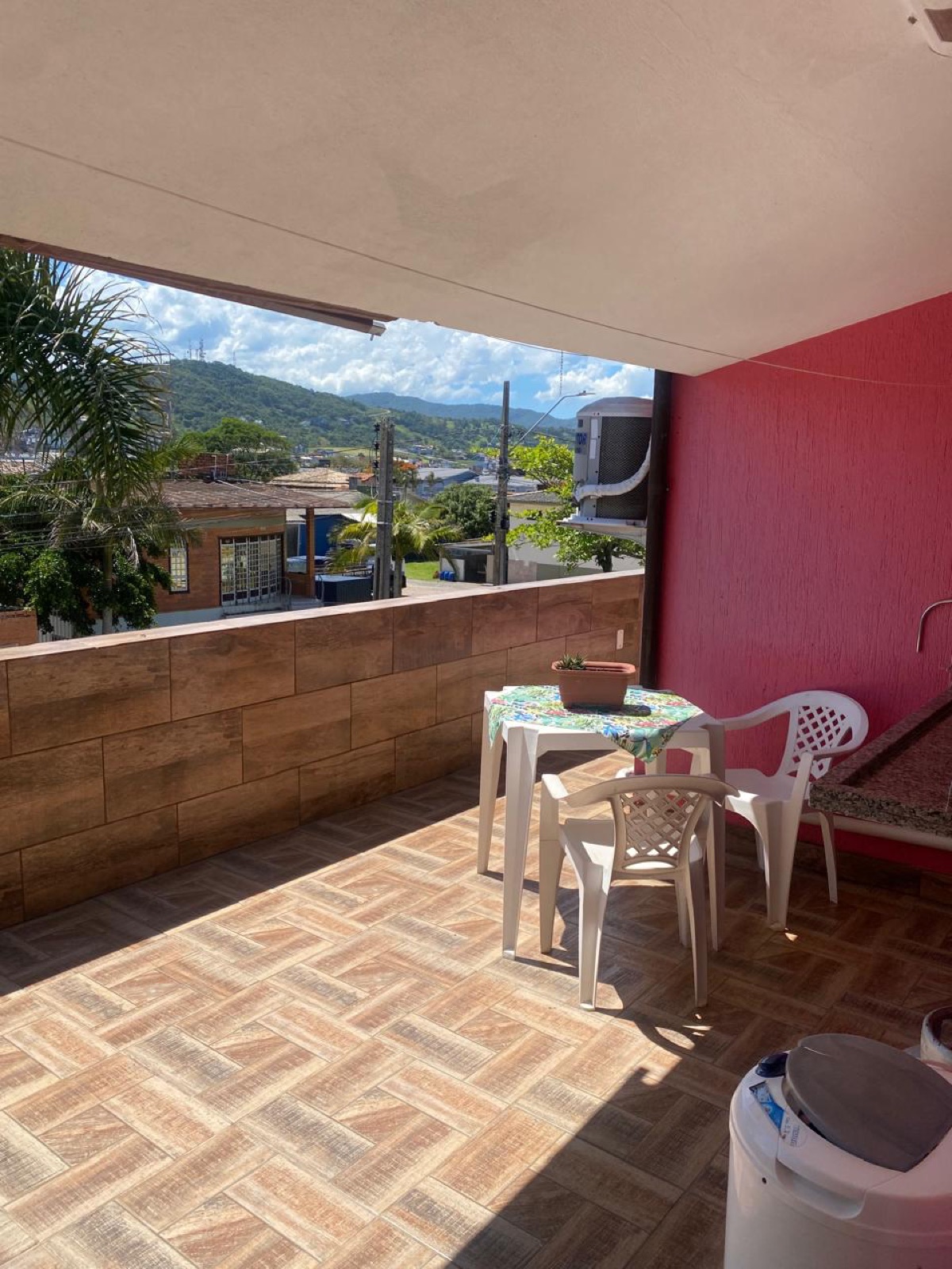 Casa de arquitetura moderna administrada pela Nubem Locações